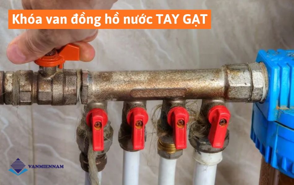 cách khóa van đồng hồ nước dạng tay gạt