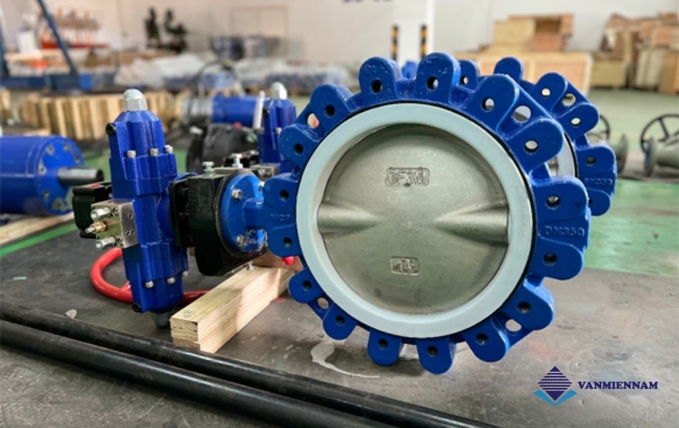 báo giá van bướm tay quay Lug Type